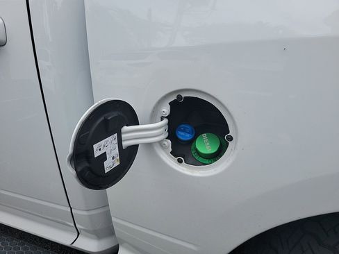 Used 2017 RAM 1500 Big Horn image 18