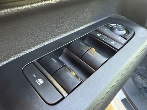 Used 2024 Toyota Tacoma 4x4 Double Cab image 12