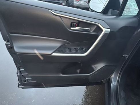 Used 2024 Toyota RAV4 XLE image 9