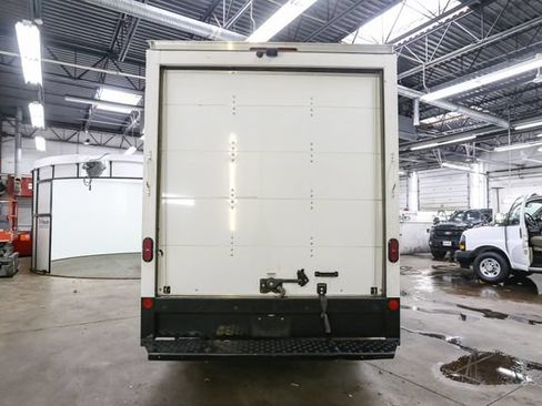Used 2023 Ford Transit 350 DRW RWD image 9