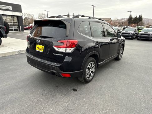 Used 2021 Subaru Forester Premium w/ Popular Package #1 image 2