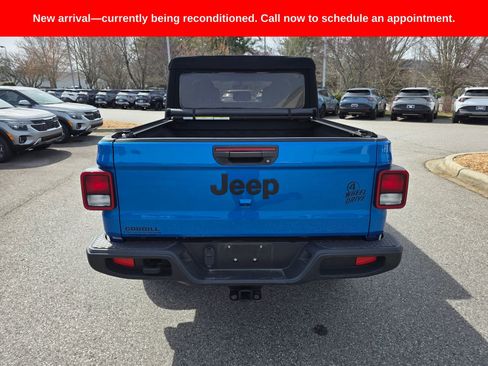 Used 2022 Jeep Gladiator Willys image 4
