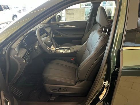 New 2026 INFINITI QX60 Luxe w/ Family Package image 9