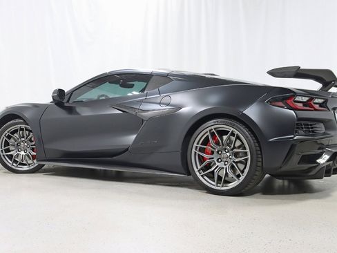 Used 2025 Chevrolet Corvette Z06 RWD image 10