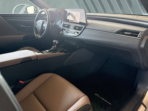 Certified 2025 Lexus ES 300h w/ Premium Package image 29