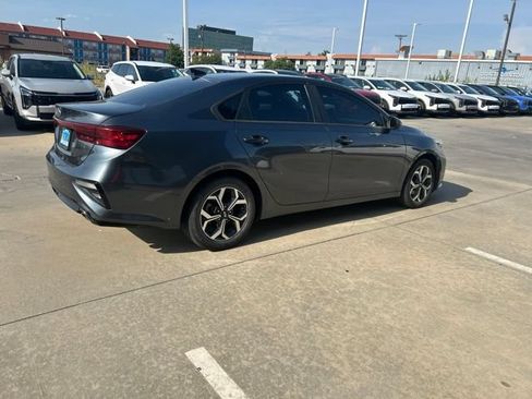 Used 2020 Kia Forte LXS FWD image 5