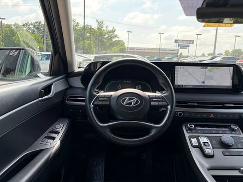 Used 2025 Hyundai Palisade SEL FWD image 3