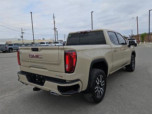 Used 2023 GMC Sierra 1500 AT4 w/ AT4 Premium Package image 5