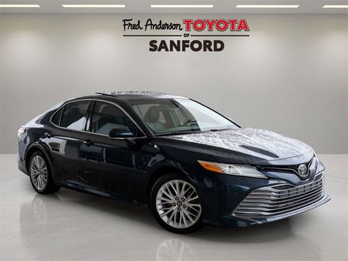Used 2018 Toyota Camry XLE image 1