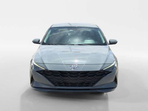 Certified 2022 Hyundai Elantra SEL FWD image 8