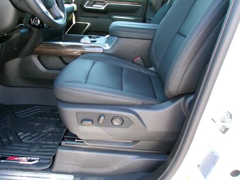 New 2026 Chevrolet Silverado 2500 LT w/ Trail Boss Package AWD/4WD image 11