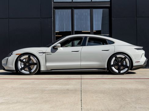 New 2026 Porsche Taycan Turbo image 2