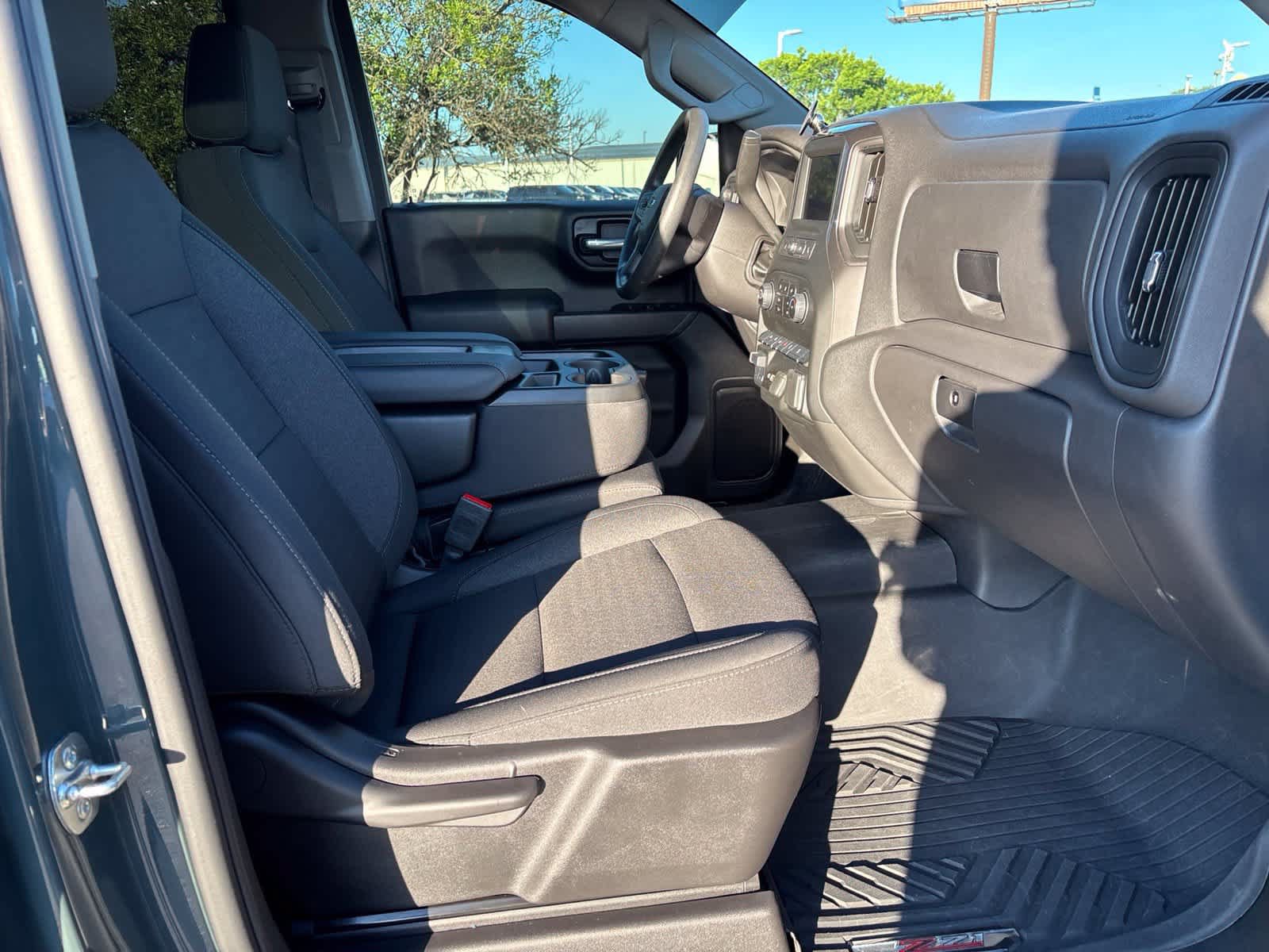 Used 2025 Chevrolet Silverado 1500 Custom Trail Boss w/ LPO, Dark Essentials Package AWD/4WD image 12