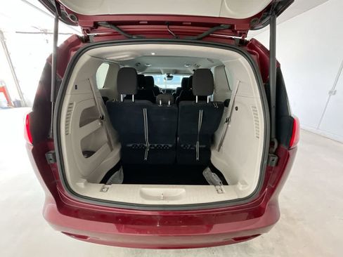 Used 2023 Chrysler Voyager LX FWD image 23