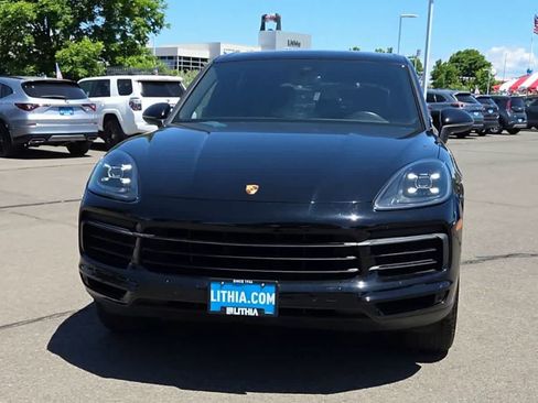 Used 2021 Porsche Cayenne w/ Driver Memory Package AWD/4WD image 3