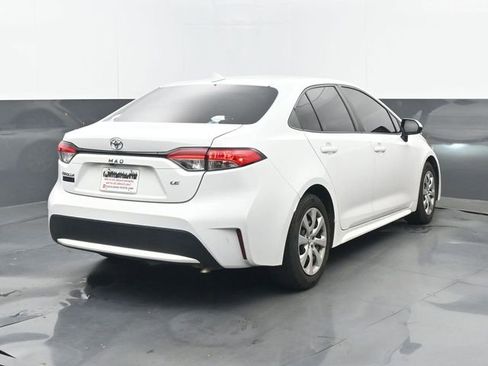 Used 2022 Toyota Corolla LE FWD image 6