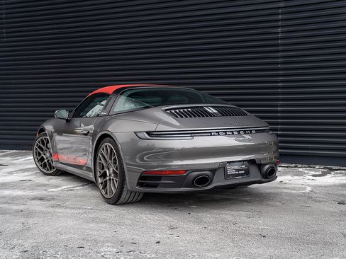Certified 2022 Porsche 911 Targa 4 image 3