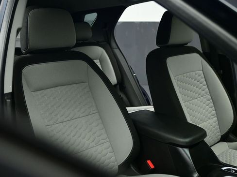 Used 2021 Chevrolet Equinox LS image 27