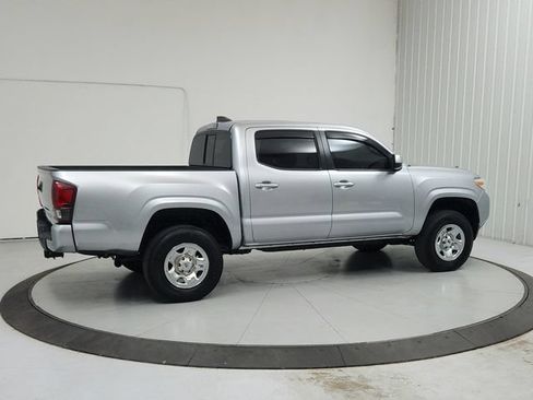 Used 2022 Toyota Tacoma SR AWD/4WD image 7