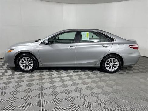 Used 2015 Toyota Camry LE FWD image 4