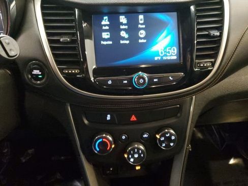 Used 2017 Chevrolet Trax LT w/ Driver Confidence Package image 19