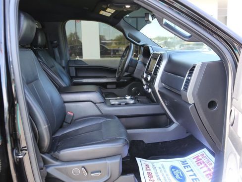 Used 2018 Ford Expedition XLT w/ Equipment Group 202A RWD image 21
