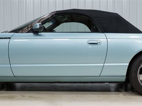 Used 2002 Ford Thunderbird RWD image 16