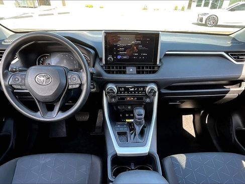 Used 2024 Toyota RAV4 XLE w/ Convenience Package image 7