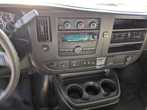 Used 2019 Chevrolet Express 3500 w/ Driver Convenience Package image 15