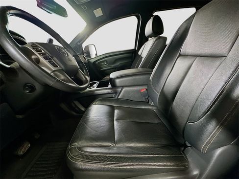 Used 2018 Nissan Titan SL w/ Midnight Edition image 21