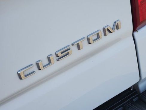 Used 2023 Chevrolet Silverado 1500 Custom image 9