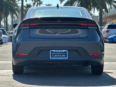 Used 2025 Toyota Prius LE image 5