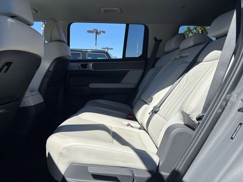 Used 2025 Hyundai Santa Fe SEL image 28