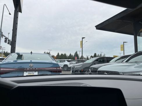 Used 2025 Hyundai Elantra SEL image 18