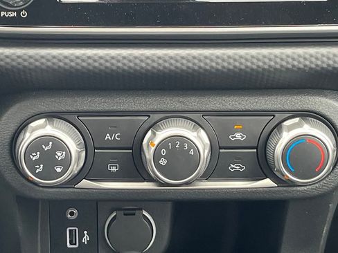 New 2025 Nissan Kicks Play S image 25