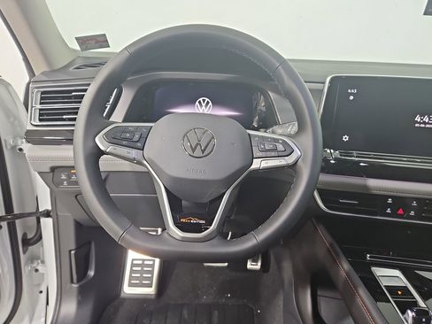 New 2026 Volkswagen Atlas Peak Edition AWD/4WD image 13