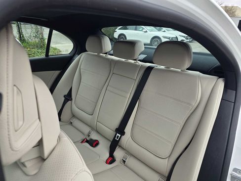 Used 2025 Mercedes-Benz C 300 Sedan image 18