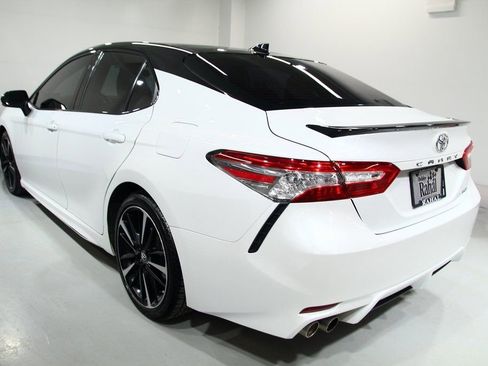 Used 2019 Toyota Camry XSE image 14