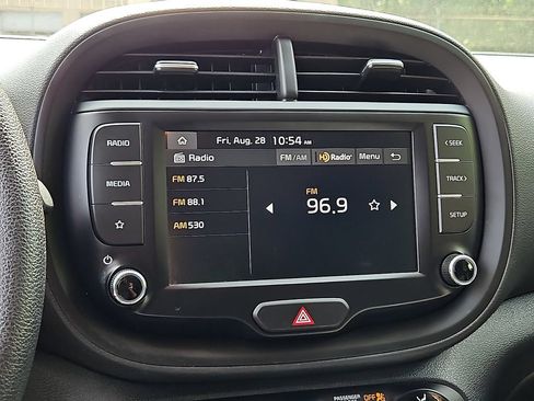 Used 2022 Kia Soul LX FWD image 17