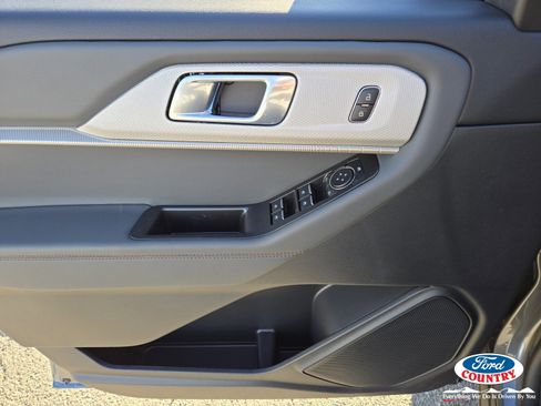 New 2026 Ford Explorer Active image 10