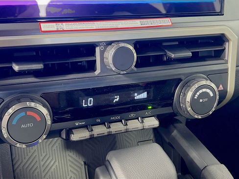 Used 2025 Toyota Tacoma TRD Off-Road image 27