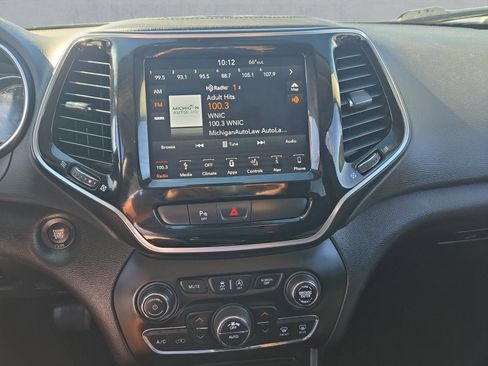 Used 2019 Jeep Cherokee Limited image 17