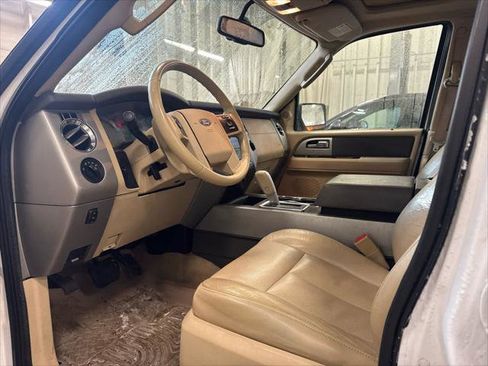 Used 2011 Ford Expedition XLT w/ 202A Rapid Spec Order Code image 7