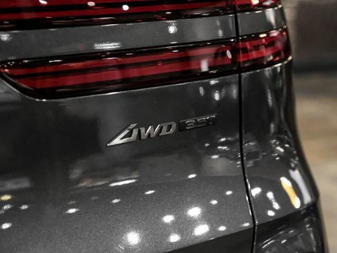 Used 2022 Genesis GV70 3.5T Sport w/ Sport Advanced Package image 53