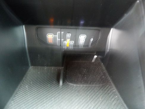 Used 2025 Kia Sorento EX FWD image 21