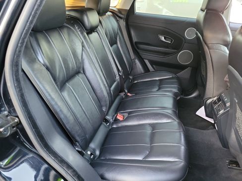 Used 2017 Land Rover Range Rover Evoque SE image 24