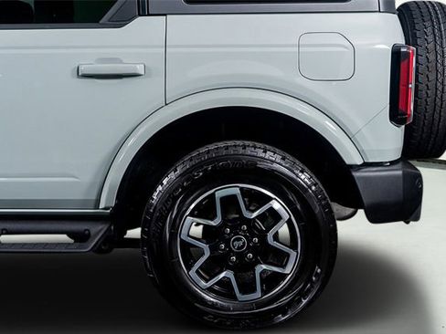 Used 2024 Ford Bronco Outer Banks image 12