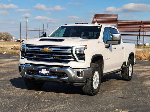 Used 2024 Chevrolet Silverado 2500 LTZ w/ LTZ Convenience Package image 3