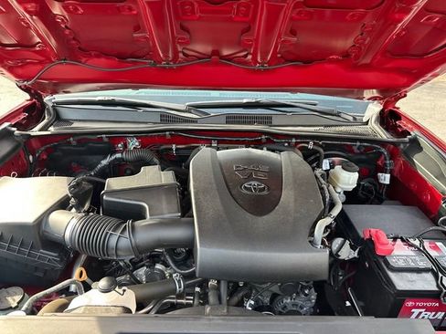 Used 2023 Toyota Tacoma SR5 w/ Technology Package image 27