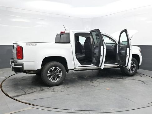 Used 2022 Chevrolet Colorado Z71 w/ Safety Package AWD/4WD image 40